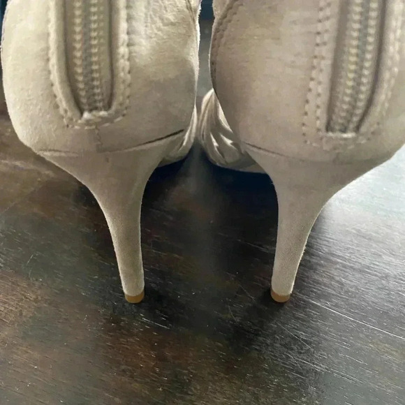 Fergalicious By Fergie Women’s 6.5 Gladiator Back Zip Tan‎ Strappy Sandal Heels - Picture 6 of 12